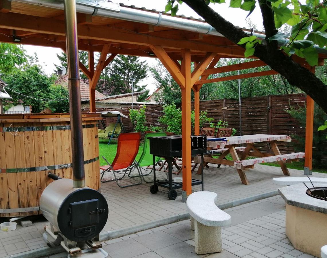 Ferienwohnung Apollo Vendeghaz Edelény Exterior foto